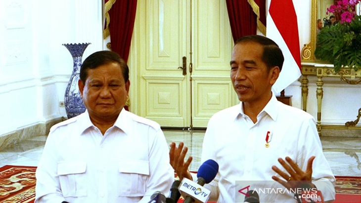 Prabowo dan Jokowi saat di Istana Negara