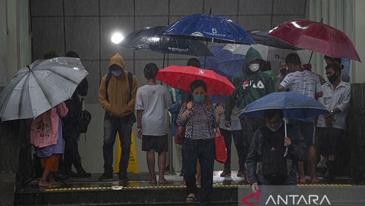 BMKG Perkirakan Hujan Merata di Jakarta pada Senin Siang