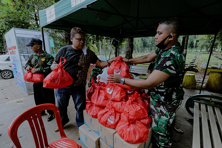 JHL Group Kembali Berikan Bantuan ke Pemakaman Khusus COVID-19 dan Perkampungan Warga