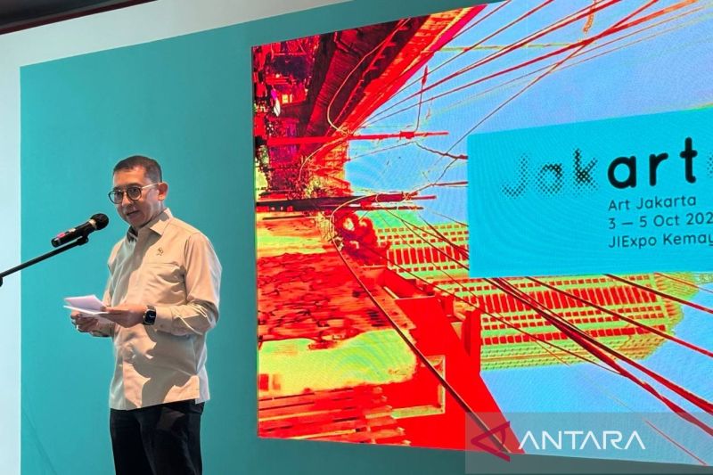 Buka Art Jakarta 2025, Menbud Fadli Zon Janji Kirim Perupa Indonesia Ikut Pameran Internasional