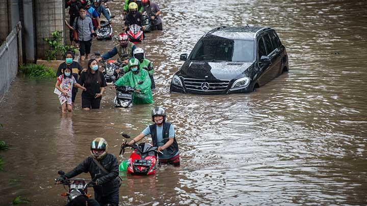 Hujan Masih Guyur Jakarta, 19 RT Terendam Banjir hingga 1 Meter