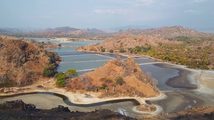 Tak Kalah dengan Wayag dan Pulau Padar, Begini Penampakan Indah Bukit Tuamese