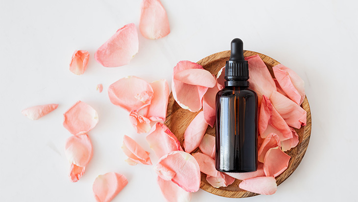 5 Manfaat Baik Minyak Mawar untuk Tubuh