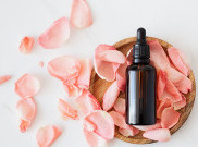 5 Manfaat Baik Minyak Mawar untuk Tubuh