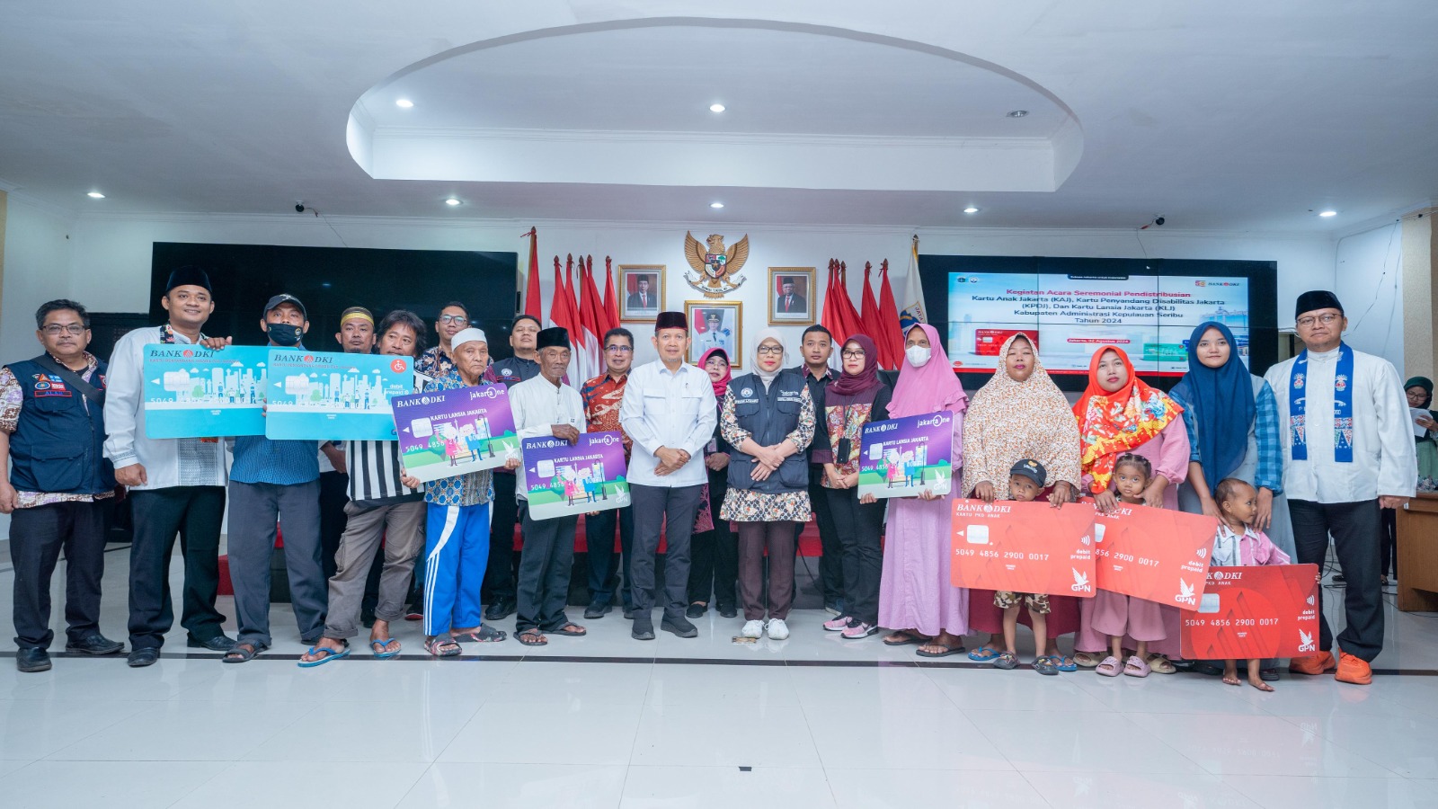 Pemprov DKI Distribusikan Bansos kepada Ratusan Warga Kepulauan Seribu