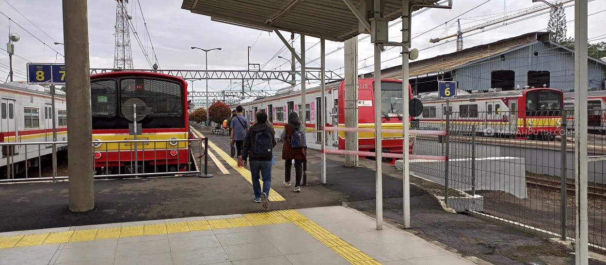 Penumpang KRL Terus Meningkat, KAI Commuter Beri Imbauan
