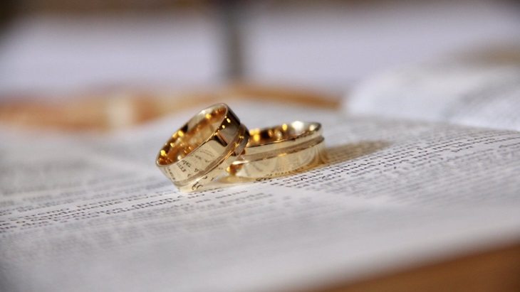 Fakta Seputar Cincin Kawin di Jari Manis