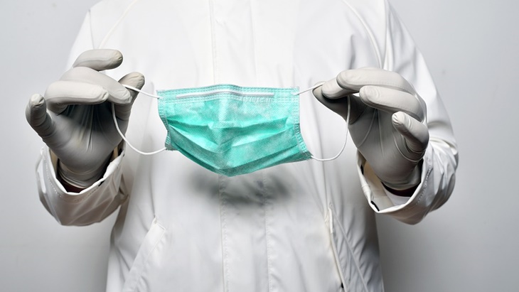 Tips Membuang Masker dan Sampah Medis Bekas COVID-19