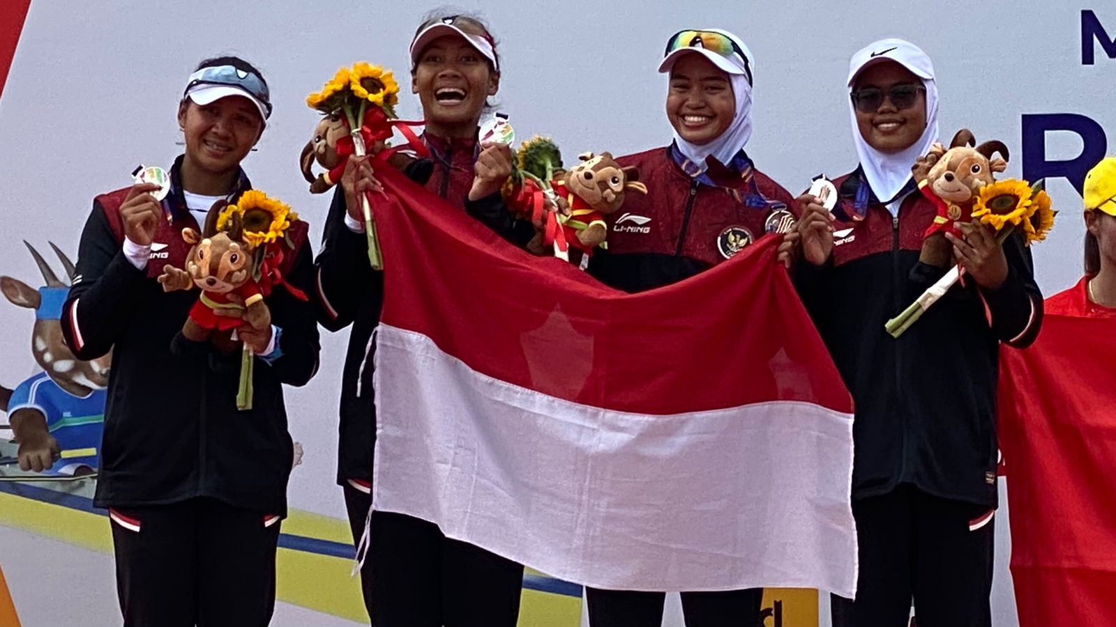 Tim Dayung Putri Indonesia Sumbang Perak SEA Games