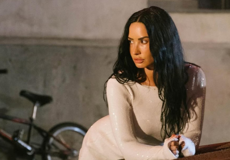Demi Lovato Kembali dengan Single 'Fast', Simak Lirik Lengkapnya