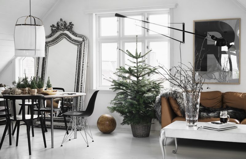 Jangan malu kalau punya pohon Natal yang tidak sempurna (Foto: cocolapinedesign.com)