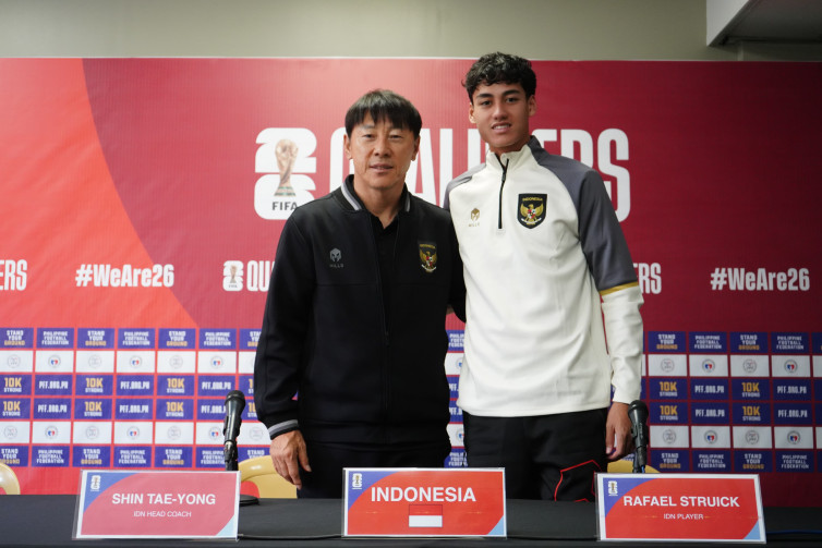 Rafael Struick Keluhkan Buruknya Lapangan Stadion Rizal Memorial