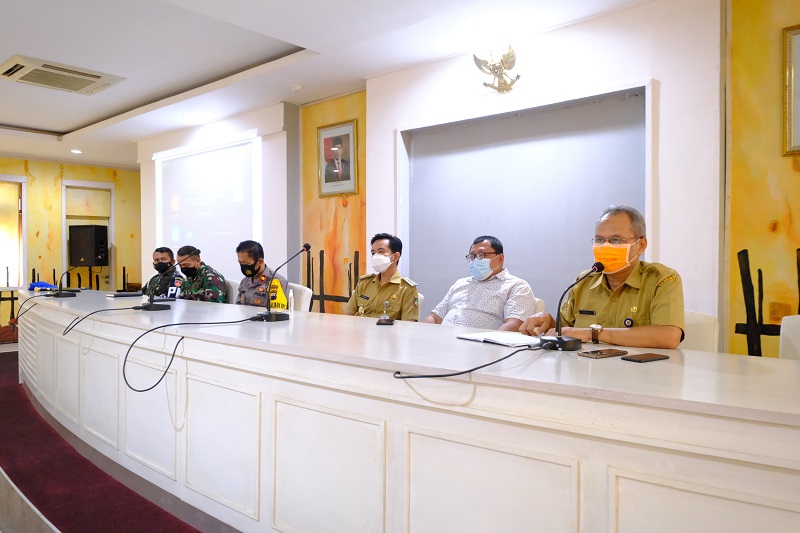 Gibran dan Pimpinan Dearah Solo. (Foto: MP/Ismail)