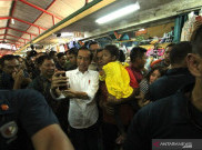 Ajak Keluarga, Presiden Jokowi Borong Batik di Pasar Beringharjo