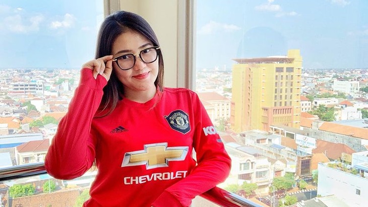 Instagram Resmi Manchester United Unggah Foto Via Vallen, Warganet Geger