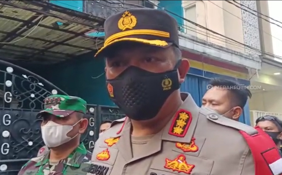Ratusan Aparat Gabungan Diturunkan Awasi Prokes di Pasar Tanah Abang