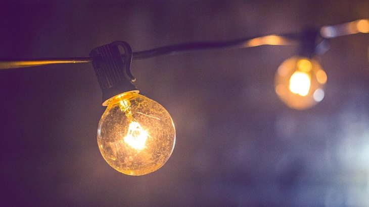 Waspada, Hacker Bisa Sadap Percakapan Lewat Bola Lampu