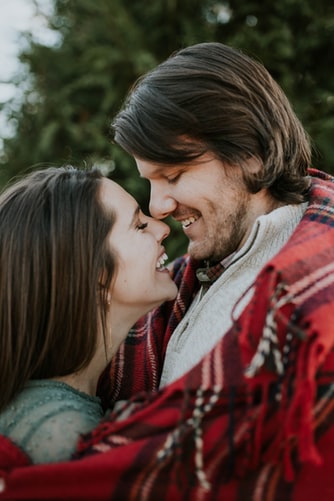 Ide 'Couple Photoshoot' Ini Bakal Bikin Hari Valentine Makin Spesial