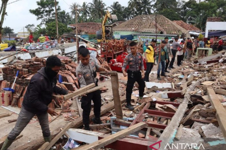BNPB Salurkan Dana Bantuan Perbaikan Rumah Korban Gempa Cianjur