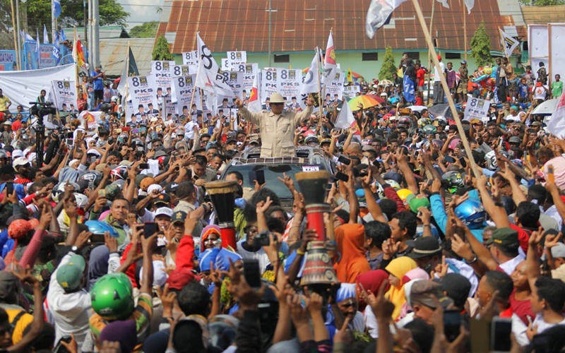 Prabowo Beberkan Pesan Orangtuanya di Hadapan Ribuan Warga Papua