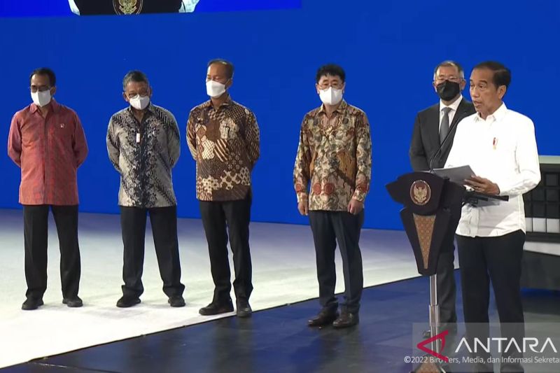 Luncurkan Mobil Listrik IONIQ 5, Jokowi: Kita Harus Jadi Pemain Penting