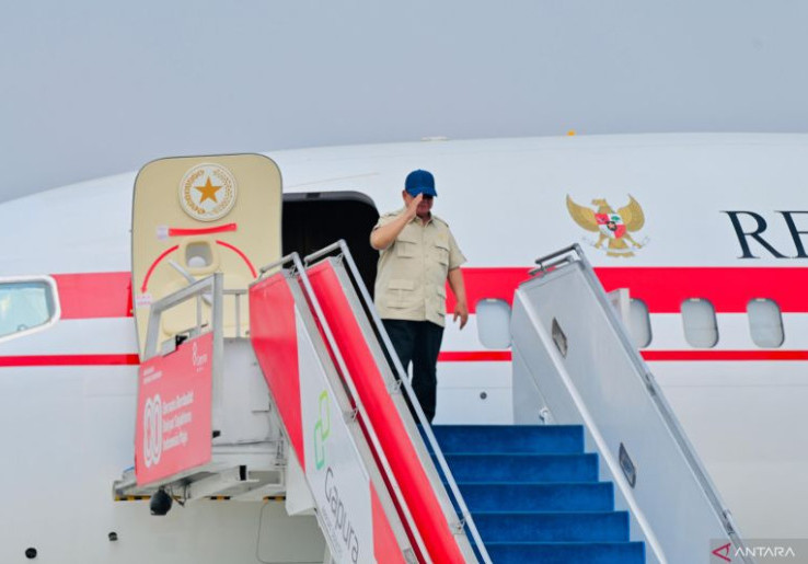 Presiden Prabowo Panen Raya Padi, Tebu dan Kedelai di Lahan garapan TNI
