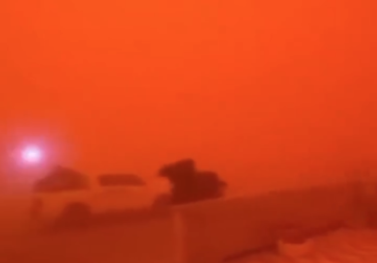 Badai Debu Menerpa Suriah, Langit Homs Berubah Merah