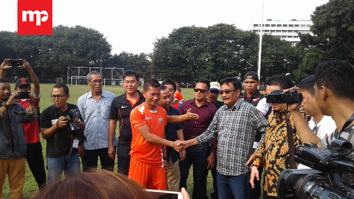 Djarot Berjanji Bangun Stadion BMW 'Rasa' GBK