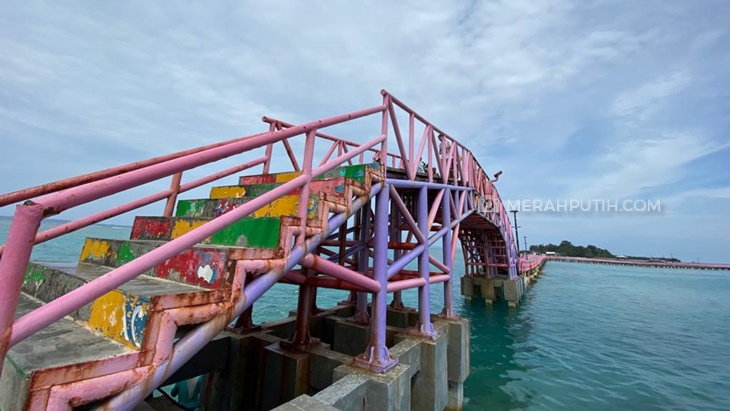 Makna Mendalam Jembatan Cinta di Pulau Tidung