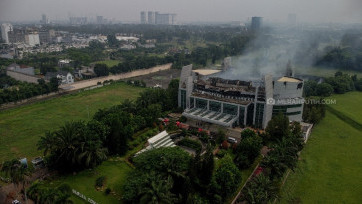 Gereja Basilea Christ Cathedral Gading Serpong Terbakar