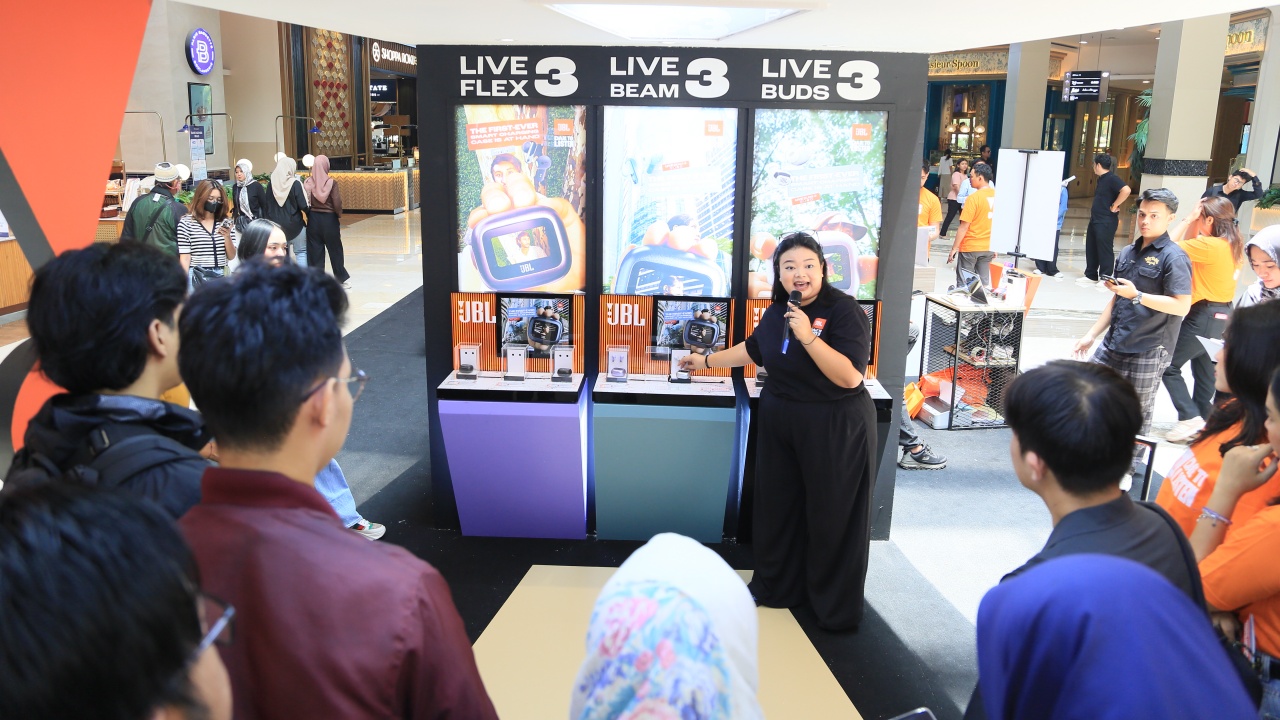 Lebih dari Mendengarkan, JBL Indonesia Gelar Pameran 'First Doesn't Follow'