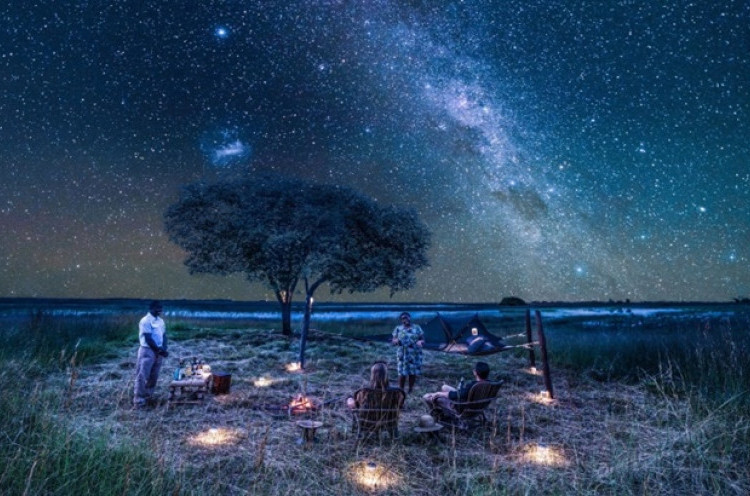 Mau Coba Sensasi Tidur di Alam Liar Sambil Menikmati Taburan Bintang di Langit?