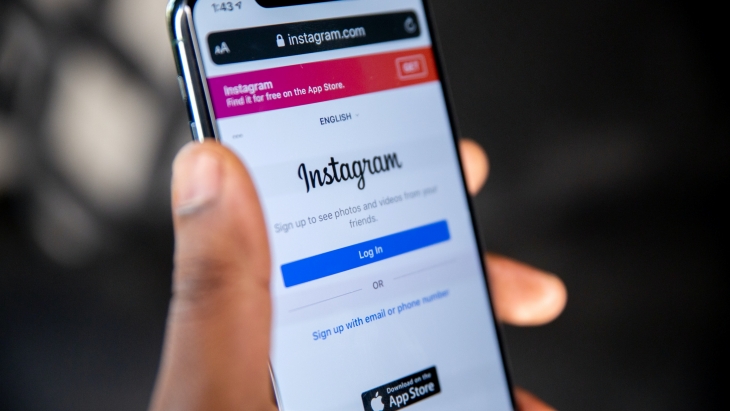 Versi instagram untuk anak-anak akan segera hadir (Foto: unsplash/Solen Feyissa)