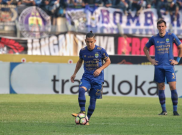 Gelandang Persib Semangati Anak-anak Pengidap Kanker