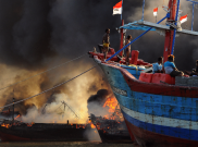 Kapal Cepat Terbakar, Tiga Orang Berhasil Selamatkan Diri