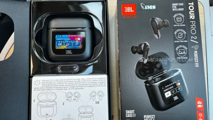 Tour PRO 2, Earbuds Terbaru JBL dengan Fitur Smart Case