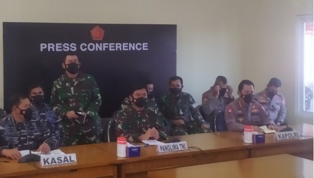 Petugas Gabungan Temukan Barang-Barang yang Identik dengan KRI Nanggala-402 