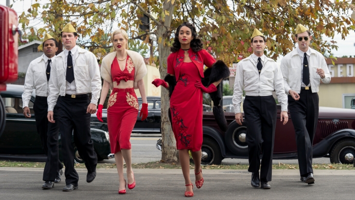 Gaya busana dari serial 'Hollywood' ini cocok untuk kamu yang suka fesyen vintage. (Foto: vanityfair.com)