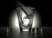 [Hoaks atau Fakta]: Kulit Alami Kerusakan Jika Minum Air Terlalu Banyak