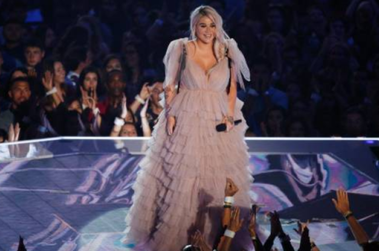 Pidato Emosional Dari Kesha untuk Cegah Bunuh Diri