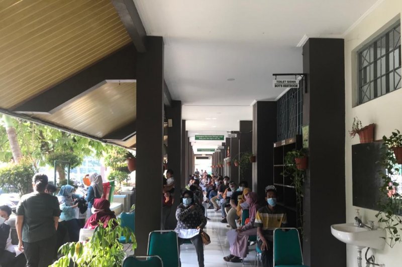Begini Syarat dan Ketentuan Vaksinasi COVID-19 untuk Usia 18 Tahun ke Atas