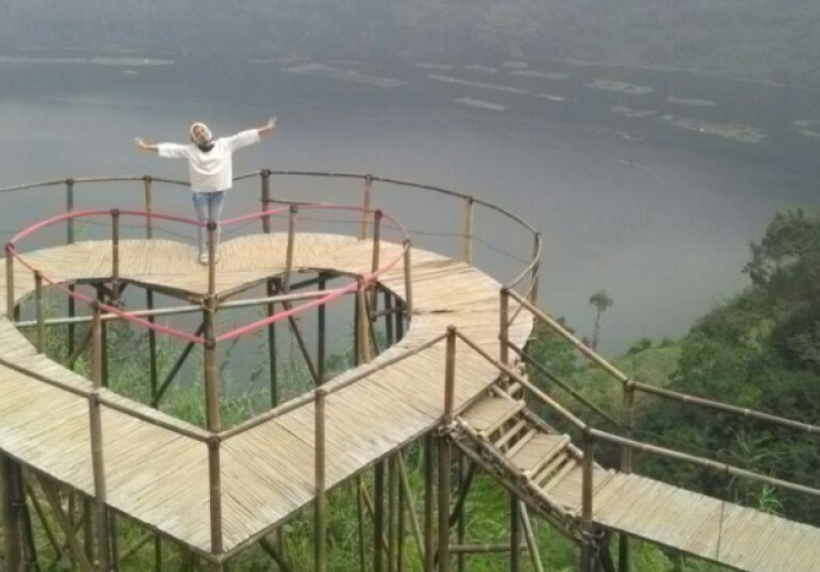 Bukit Seroja, Surganya Selfie di Wonosobo