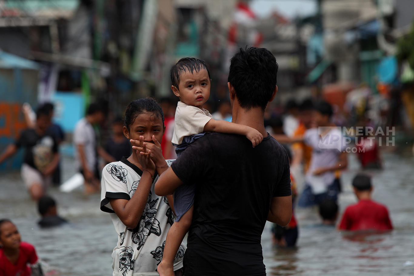 Banyak Masyarakat Pesisir Jakarta Alami Penyakit Kulit Akibat Banjir Rob