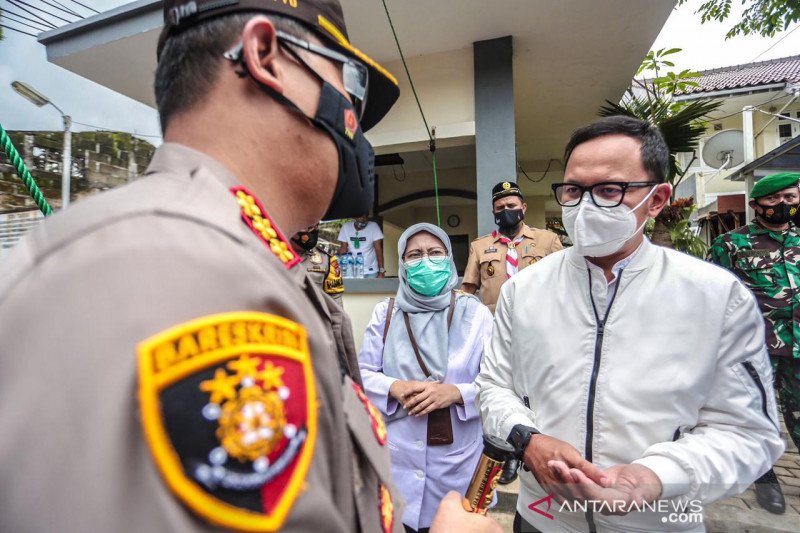 Wali Kota Bogor, Bima Arya Sugiarto di Kota Bogor, Jawa Barat, Kamis (4/2/2021). (ANTARA/HO-Pemkot Bogor)