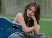 Sudut Pandang Orang Ketiga Tertuang dalam Single 'Benar Salah' dari Shakira Jasmine