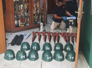 Geledah Kantor Menwa UNS, Polisi Amankan Barang Bukti Senjata dan Helm