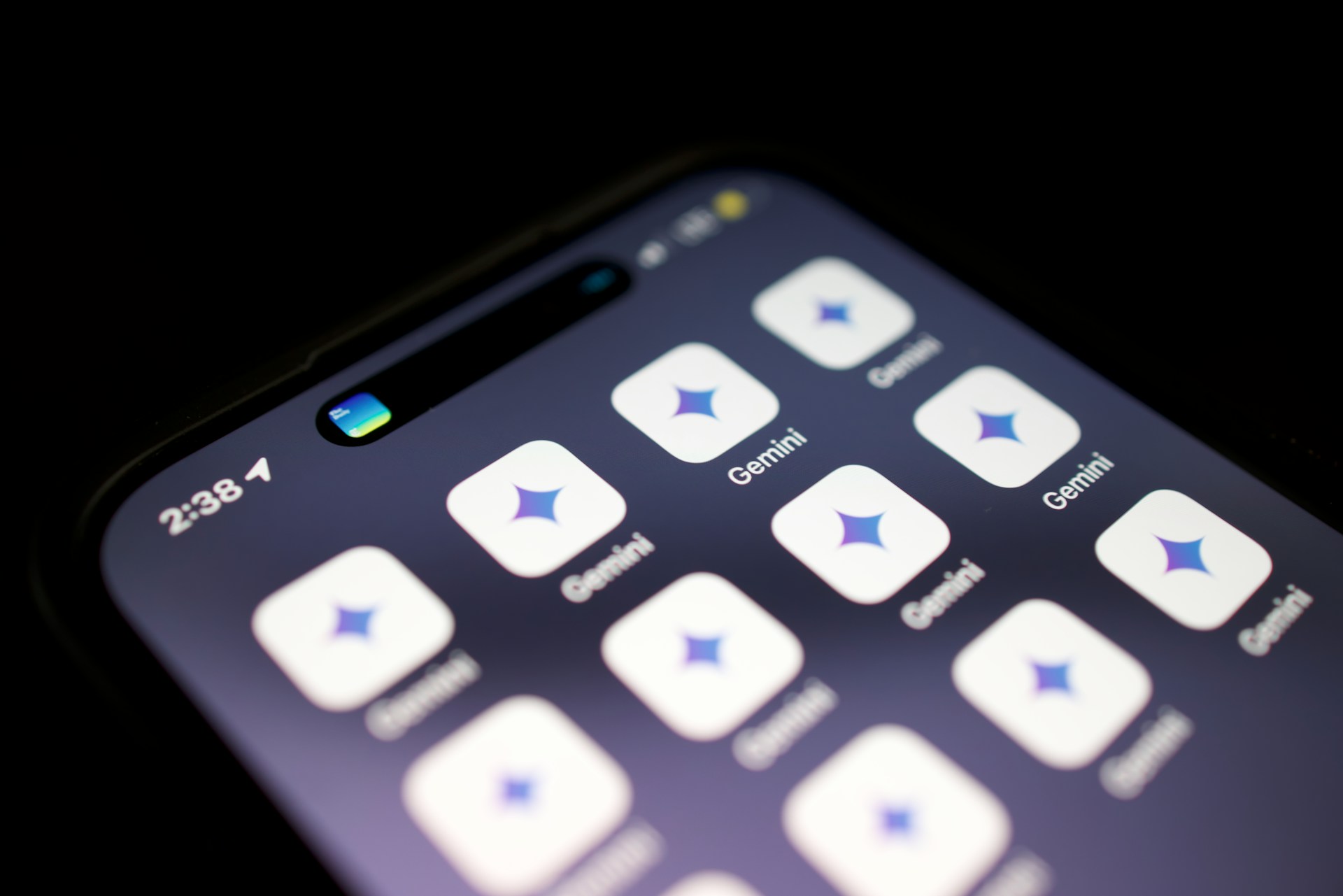 Gemini Bakal Gantikan Google Assistant di Android dan Perangkat Lainnya