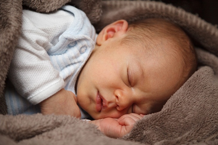 Bayi tengah tidur. (Foto: PublicDomainPictures)