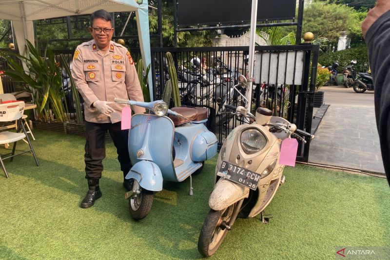 Incar Vespa Antik, 2 Kuli Bangunan Nekat Bobol Kafe di Cilandak 