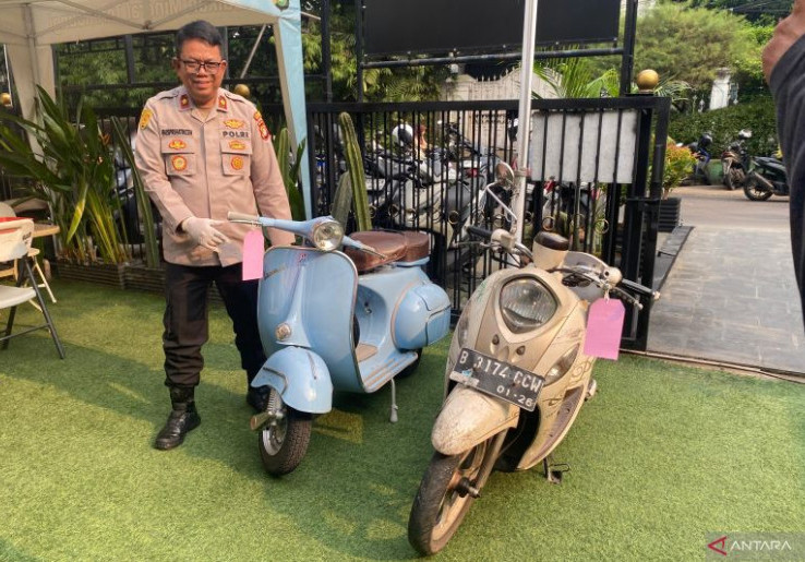 Incar Vespa Antik, 2 Kuli Bangunan Nekat Bobol Kafe di Cilandak 